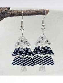 Un par de pendientes acrílicos en forma de árbol de Navidad, decoración creativa navideña. Accesorios festivos europeos y americanos. Uso diario tanto para hombres como para mujeres.