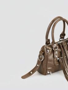 1个复古风格PU皮革手提包，铆钉、金属流苏拉链装饰，可调节肩带，适合日常、旅行、购物。 - 咖啡 - 查看 10