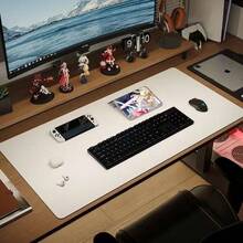 1 peça de protetor de mesa com proteção para os olhos. Pode ser usado como um protetor de escritório, mouse pad grande, protetor de mesa para laptop, bloco de escrita à prova d'água para escritório e casa, e protetor de mesa para alunos do ensino fundamental e médio. É resistente à água, óleo e manchas, resistente ao desgaste e possui um design moderno, tornando-o perfeito para decoração de casa e presentes de Natal.