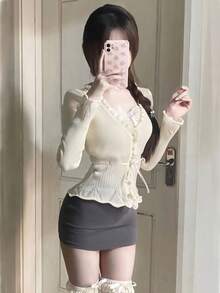 二合一杏色腰部抽绳心形扣收腰性感特殊纹理蕾丝拼接V领针织开衫，适合秋季穿着，修身外套毛衣上装，适合约会、通勤、圣诞节、新年等场合。 - 杏色 - 查看 7