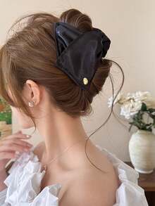 1pc Satin Triangle Hair Claw Clip, Elegant Hair Claw Barrette, Versatile Solid Color Hair Accessory Suitable For Daily Wear, Casual, Party, Commute, Vacation, Washing Face, Showering, Makeup, Outfit Matching Fall Winter Hair Clip Hair Accessories For Women Bows Fashion Hair Clutch