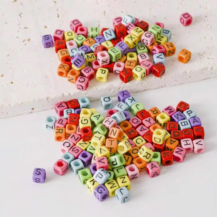 100/300/500/700 Hạt Chữ Acrylic Hình Vuông Màu Trắng Rời, 6X6 Mm, Với Chữ Màu Đen A-Z, Để Làm Đồ Trang Sức Và Vòng Tay, Dây Cổ, Móc Khóa Tự Làm - hạt chữ vuông - Xem 15