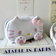Sanrio 1 pieza Bolsa de almacenamiento de peluche, con diseño de gato lindo y de dibujos animados, gran capacidad, alto nivel de apariencia, ideal para guardar cosméticos, brochas de maquillaje y bolígrafos. Es adecuado para salir a jugar y es imprescindible para viajes de ocio. Es un regalo perfecto para Navidad, Acción de Gracias y cumpleaños para dar a familiares y amigos.