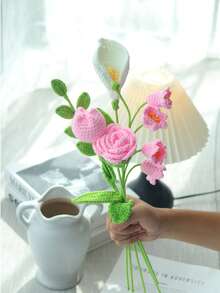 1件/套手工钩编花束（不含包装材料），手工鲜花，DIY花束，包含多头铃兰、马蹄莲、尤加利叶、郁金香和玫瑰，适合春夏装饰、家居装饰、返校季、情人节、感恩节、婚礼、派对，也可作为礼物送给爱人、朋友、家人、亲人。 - 粉色 - 查看 2