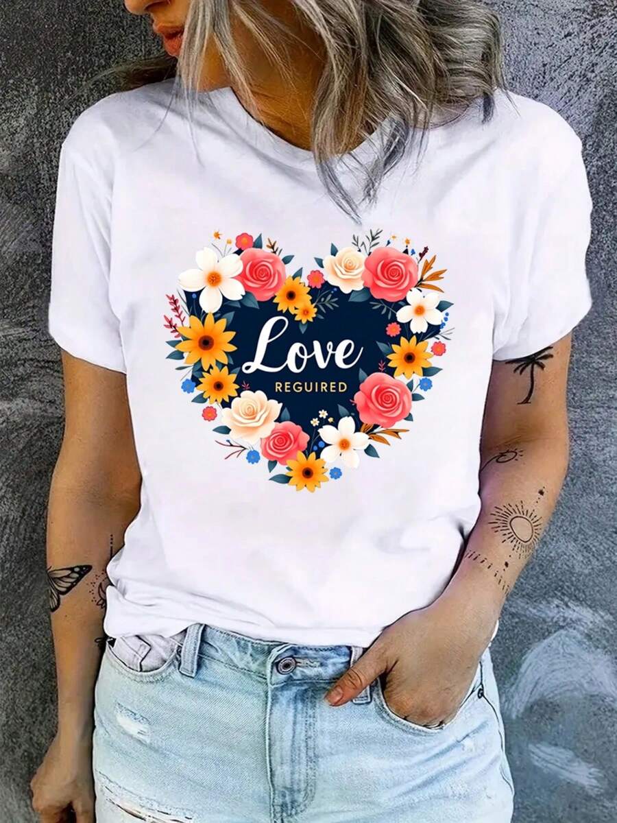 Camiseta Corazón Floral "Love Required" - Para Citas o Días Especiales, Algodón 100% Fresco, Diseño Romántico,playeras navideñas,blusas elegantes dama,blusas curvy mujer. - Blanco - Ver 1