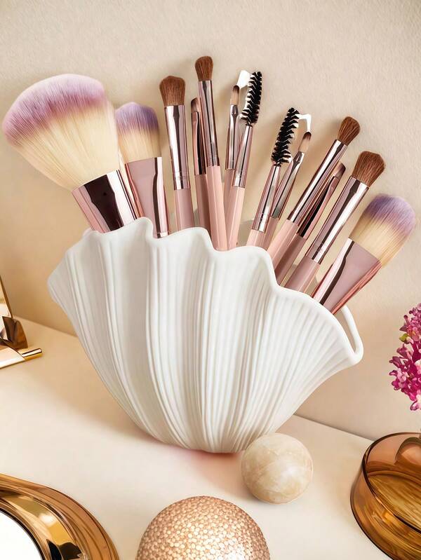 1pc Shell Shaped Makeup Brush Storage Tube Comb For Dressing Table Desktop Eyeshadow Eyebrow Pencil Brush Pencil Holder Storage Rack, Ceramic Vase For Modern Home Decor, Aesthetic Room Decor, Nordic Decor, Shelf Decor, Center Table Decor, Home Decor, Vase, Centerpiece, Desktop Decor Gift Birthday Graduation