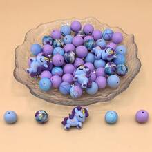 35 piezas Conjunto de cuentas de silicona DIY, cuentas espaciadoras de silicona 3D con diseños de unicornios y animales coloridos impresos, adecuado para hacer joyas DIY hechas a mano, accesorios para llaveros, pulseras, bolígrafos, colgantes de teléfono, adornos de bolso, suministros de manualidades lindos, regalos para fiestas