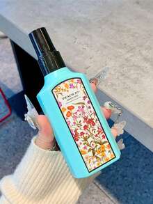 1 pieza Spray de fragancia para tela de 100ml (Jazmín, Gardenia, Lirio del Valle) - Aroma ligero, duradero y fresco. Ambientador adecuado para ropa, baños, dormitorios, armarios y vehículos para eliminar olores. Excelente regalo para el Día de San Valentín, cumpleaños, aniversario de boda, graduación.