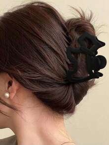 1pc Plastic Dog Paw Grip Hair Clip For Ladies - Simple And Fashionable Side Hair Accessory Fall Winter Claw Clip Hair Accessories For Women For Vacation Outfits Woman Elegant Hair Clutch