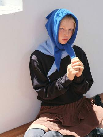 European Brand Solid Color Knitted Triangle Scarf, Fashionable Women Small Scarf, Warm Autumn/Winter Small Scarf, Retro Casual Women Headscarf, Outdoor Travel Women Headband, Knitted Knitted Neck Warmer For Dress