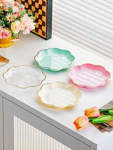 4/6pcs Plastic Snack Plates, Dessert Plates, Nordic Maple Leaf Shaped Plates, Compact & Delicate, Thick & Durable, Gold Rim, Finely Polished, Bone Dish, Snack Plate, Restaurant Plate, Home Fruit Plate - Multicolor - View 5