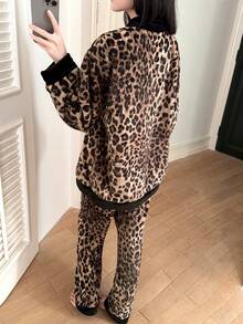 两件套豹纹抓绒睡衣套装，立领，纽扣前襟，女士法兰绒长袖上衣和长裤睡衣，秋冬季，舒适保暖