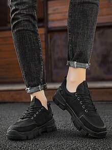 Botas de trabajo transpirables de malla en colores lisos para hombre, zapatos de trabajo resistentes y antideslizantes, botas Chelsea bajas para hombre, zapatillas informales para hombre, zapatos planos y bajos - Negro - Ver 4