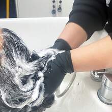 100只一次性丁腈手套，耐用家用清洁手套，防滑防污，防水，不含乳胶，无粉，经久耐用，适用于家庭和厨房清洁、浴室清洁、食品处理、纹身、美容、染发、宠物护理、美容院、清洁用品、家用小工具等。