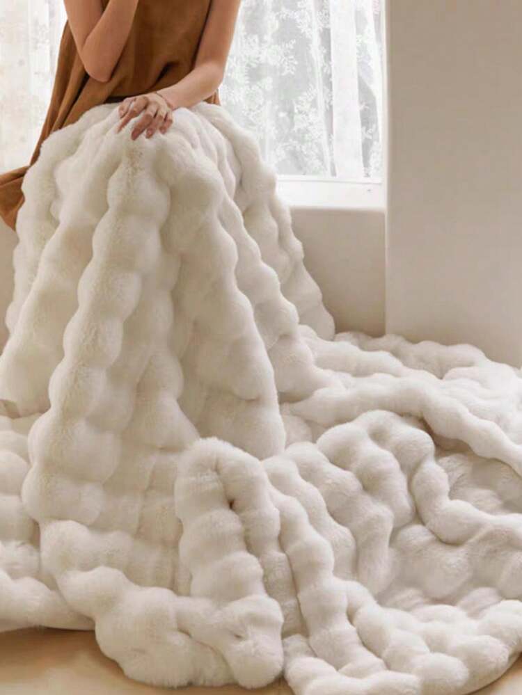 1pc Luxury Faux Mink Fur Plush Blanket, Thick Double-Layer Soft Fluffy Throw Blanket With Cloud-Like Feeling, Suitable For Home, Living Room, Bedroom, Sofa, Also Makes A Great Gift To Upgrade Home Living Quality - White - View 14
