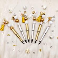 6 قطع قلم DIY مزين بالخرز ذو موضوع نجوم الثلج الذهبية والفضية، خرز خشبي، شرابة وقلادة من السبائك المعدنية، تشمل سحر نجمة الثلج والثلجي والرنة، هدية عيد الميلاد رائعة ولوازم مدرسية/مكتبية