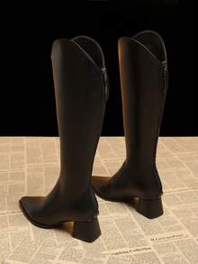 2026 hochwertige, heiße Verkaufsartikel Herbst Neu dicker Absatz V-Schnitt hohe Stiefel, vielseitige Mode kniehoch niedriger Absatz spitze Zehen elegant minimalistisch Damenschuhe - Schwarz - Übersicht 4