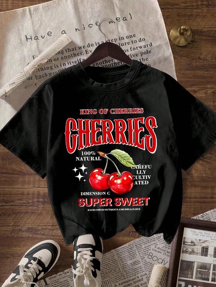 Camiseta Feminina de Manga Curta com Gola Redonda, Casual, com Estampa Floral e Slogan, Versátil - Preto - Visão 1