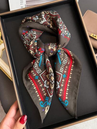 1 件休闲时尚佩斯利印花小方巾人字纹亚麻仿天鹅绒头巾披肩防晒头巾女士日常户外使用头巾。