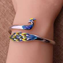 A New Retro Hollowed Out Rainbow Peacock Opening Bracelet, A Fashionable And Minimalist Decorative Bracelet For Women, The First Choice For Gifting To Girlfriends