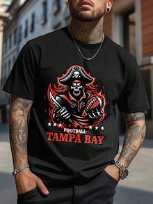 Mens Halloween Basic Crewneck T Shirt Black White Options Vintage Graphic Cutton Tees Shirt Short Sleeve Casual Funny Halloween Party Shirts, Pirate Skull Holding Football Tampa Bay Design Men's Casual Humorous T Shirts Summer Tops Funny Graphic Oversized Fall Shirts Short Sleeve Vacation Blouse Tee Plus Size S-3XL, Birthday Gift For Him
-Black - 黑色 - 查看 1