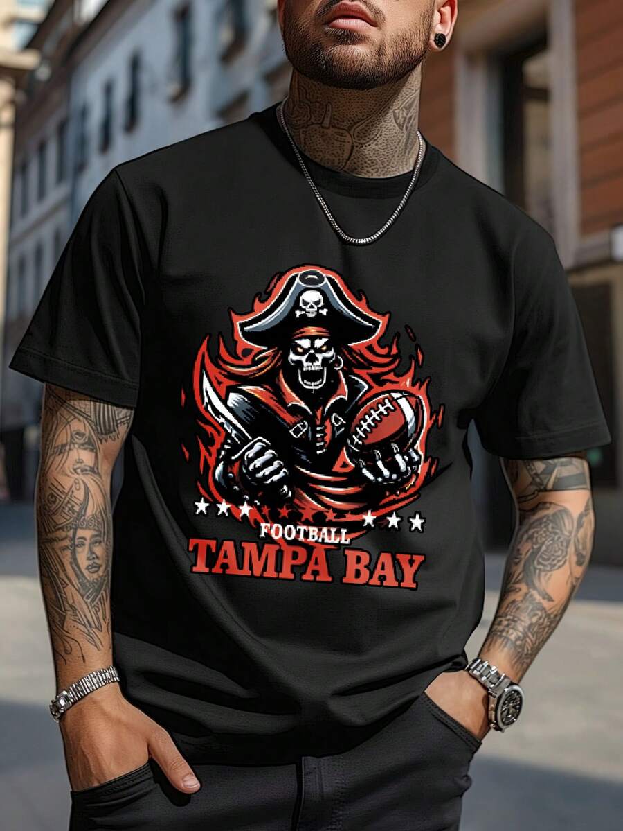 Mens Halloween Basic Crewneck T Shirt Black White Options Vintage Graphic Cutton Tees Shirt Short Sleeve Casual Funny Halloween Party Shirts, Pirate Skull Holding Football Tampa Bay Design Men's Casual Humorous T Shirts Summer Tops Funny Graphic Oversized Fall Shirts Short Sleeve Vacation Blouse Tee Plus Size S-3XL, Birthday Gift For Him
-Black - 黑色 - 查看 1