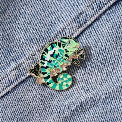 Chameleon Enamel Pin Fashion Decorative Brooches Ornaments Lapel Bag Badges Jewelry Gifts 2025 New Style Costume Accessories Bag Charms Office Accessories Christmas Men Gifts Bag Pins