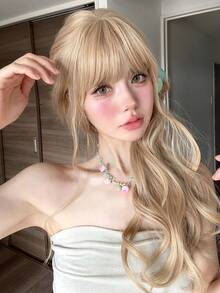 alicegarden 1 合成耐热假发，金色长卷假发，带刘海，24 英尺长，由纤维制成，适合日常使用，自然仿真假发 - 金色 - 查看 3