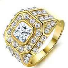 Un juego de 5 anillos de lujo para hombres con incrustaciones de diamantes, un anillo que muestra la presencia de un hombre y es adecuado para que los hombres lo usen - Dorado - Ver 7