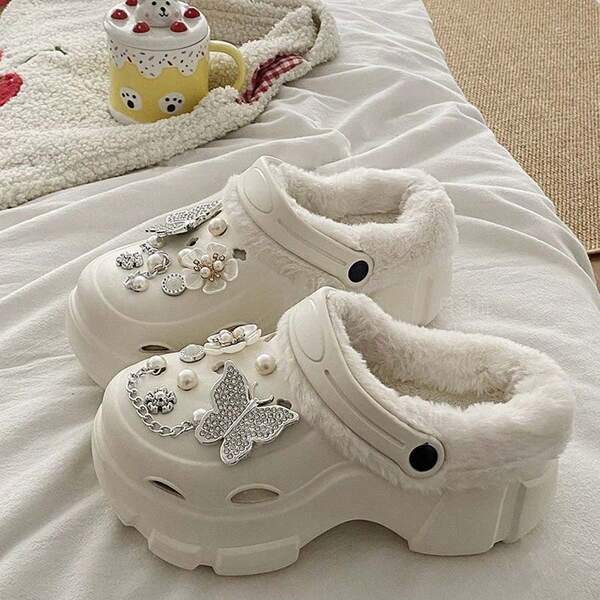 Pantuflas forradas de felpa gruesa, decoración de perlas con mariposa, cómodas zapatillas casuales para interiores, cálidas para el invierno