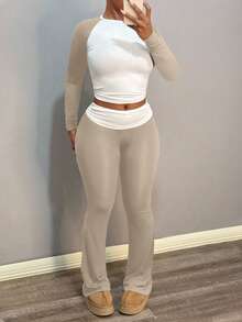 LovelyWholesale 女士休闲圆领长袖撞色拼接T恤和腰部褶皱喇叭裤套装春秋季 - 杏色 - 查看 3