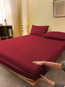 1 pièce Drap-housse de couleur unie rouge vin bordeaux, protège-matelas, housse de matelas pour lit, drap de lit, doux et respirant, pour tous les formats de lit - simple, double, king, queen. Poche profonde jusqu'à 30 cm. Textile d'ameublement
