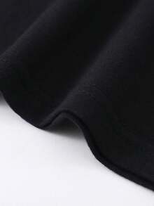 Camiseta de Algodón 100% para Hombre - Manga Corta, Cuello Redondo, Estampado Digital, Cómoda para Todas las Estaciones, Lavable a Máquina, Ideal para Salidas Diarias, Cuello Redondo, Diseño Circular, Camiseta Casual de Verano T-shirt Vintage car masked figures and a  Virgin Mary with green cloak surrounded by roses and hats - Negro - Ver 5