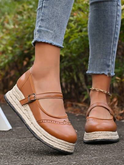 Scarpe da donna con zeppa e platform