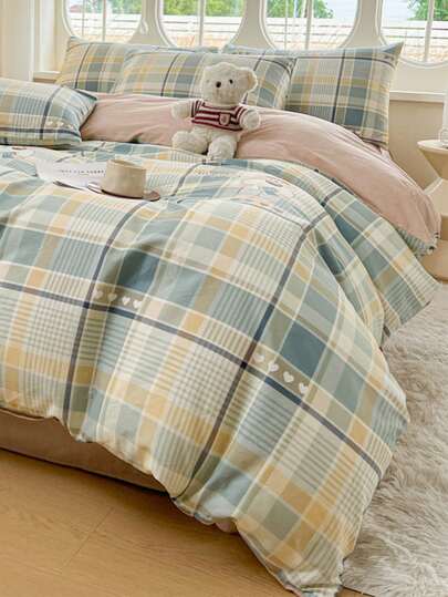 3pcs/Set 100% Cotton Duvet Cover(One Duvet Cover And Two Pillowcases, Not Including Filling) Features A Check Print And Moisture-Wicking Fabric. This Soft And Comfortable Bedroom Bedding Set Features A Lovely Princess Style And Is Suitable For Twin, Double, King, And Queen-Sized Beds. It'S Machine Washable And Makes An Ideal Holiday Gift For Your Home Decor.