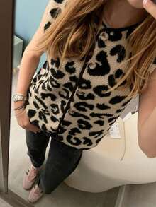 Leopard Print Contrast Trim Front Button Sleeveless Fuzzy Jacket, Suitable For Everyday Wear,Sleeveless Vest, Leopard Print Faux Shearling Vest,Autumn/Winter