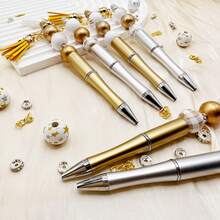 6 قطع قلم DIY مزين بالخرز ذو موضوع نجوم الثلج الذهبية والفضية، خرز خشبي، شرابة وقلادة من السبائك المعدنية، تشمل سحر نجمة الثلج والثلجي والرنة، هدية عيد الميلاد رائعة ولوازم مدرسية/مكتبية