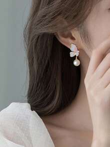 1 Pair Korean Elegant Pearl Flower Vintage Stud Earrings, Niche Personalized Versatile Jewelry Accessories - 蝴蝶型 - 查看 5