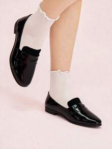 Mocasines para mujer con punta redonda, charol combinado, sin cordones, tacón bajo, estilo británico casual para oficina y diario - Negro - Ver 3