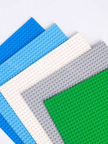 一个大号16*32和16*16积木底座，用于DIY积木墙玩具，适合室内玩耍（图片仅供参考，以实际物品为准）房间装饰