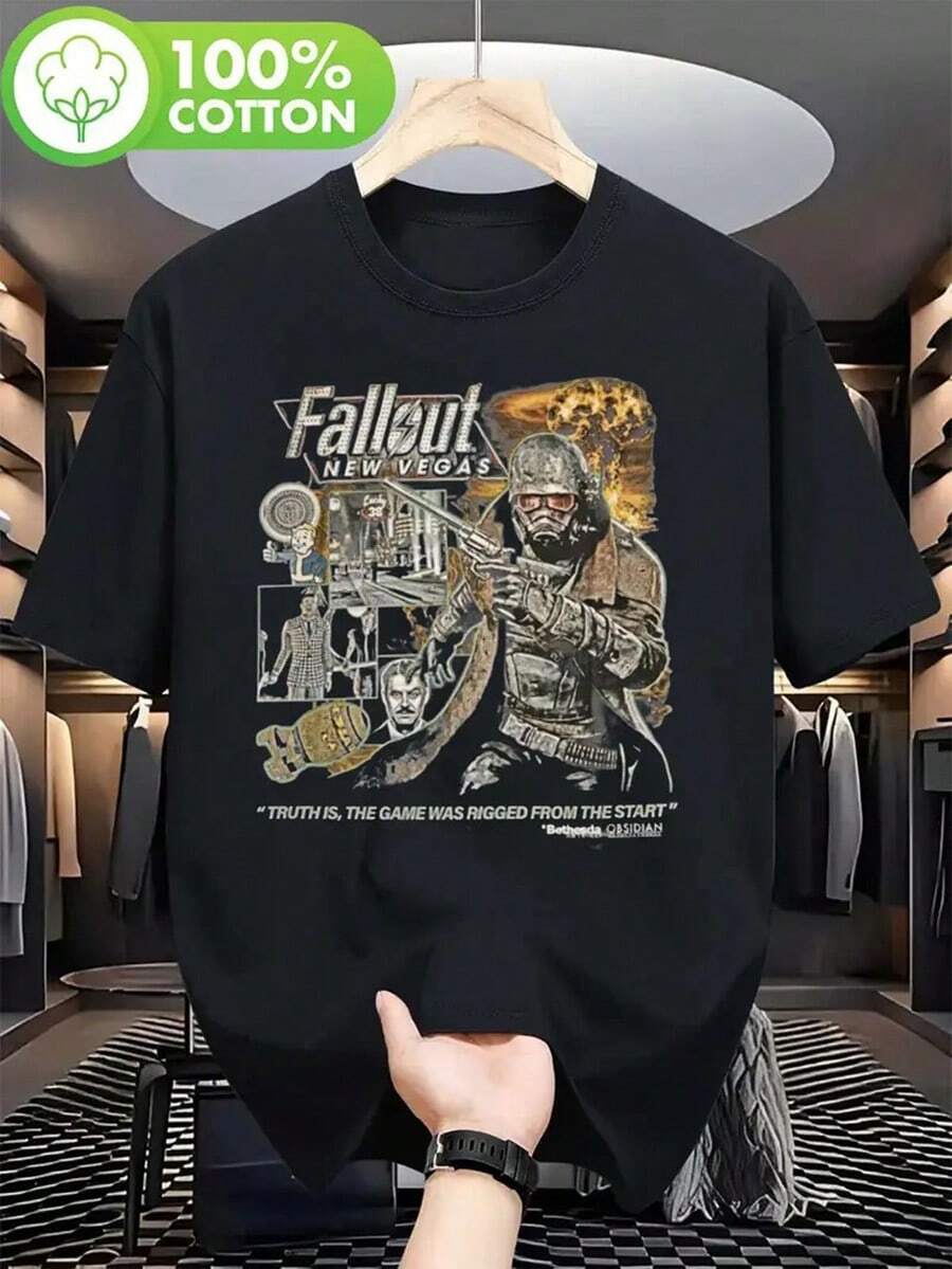 [Free Shipping]Fallout New Vegas Courier Graphic T-Shirt - Post-Apocalyptic Gaming Tee With Courier & Mechanical Design, "True To The Game" Quote - Soft Shirt For Fallout Fans, Cosplay, Casual Attire - Men's Casual Apparel (Machine Washable) - Size Small, Gamer Clothing, Bold Print, Durable Construction, Fan Merchandise, Cosplay Enthusiastsfall Hoodies,Men's Fall Clothes,Street Wear,Halloween,Mens Hoodies,Y57k Clothes,Jesus Hoodie,Thanksgiving Day,Nightmare Before Christmas,Christmas - 黑色 - 查看 1