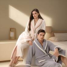 Bata de baño de felpa de nube gruesa de estilo INS nuevo para otoño/invierno, unisex, chal suave y esponjoso, cuello de solapa, pijama de peluche de manga larga para sanar