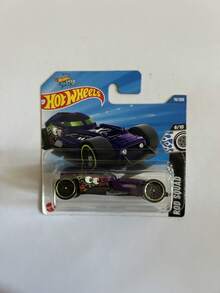 Hot Wheels Vehículo a Escala 1:64 para Jugar o Exhibir. Colección de Automoviles. Regalo para niños. Modelo del 2025,Elige 1 Coche - Multicolor - Ver 26