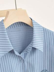YUXIN 垂直條紋刺繡領片短袖 Polo 領女款寬鬆休閒襯衫，夏季白色 - 藍色 - 查看 5