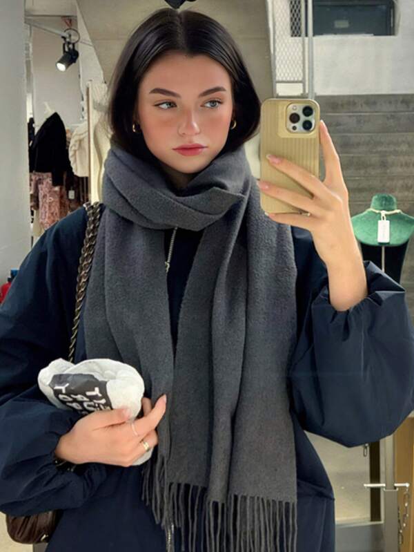 1PC Solid Color Tassel Women Elegant And Soft Winter Scarf For Windproof And Warm Outings, Couple Gift For Parents And Friends
