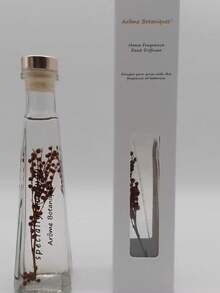 100ml Stylish Reed Diffuser With Embedded Dried Flowers - Perfect Gift For Home Office Aroma Decor.