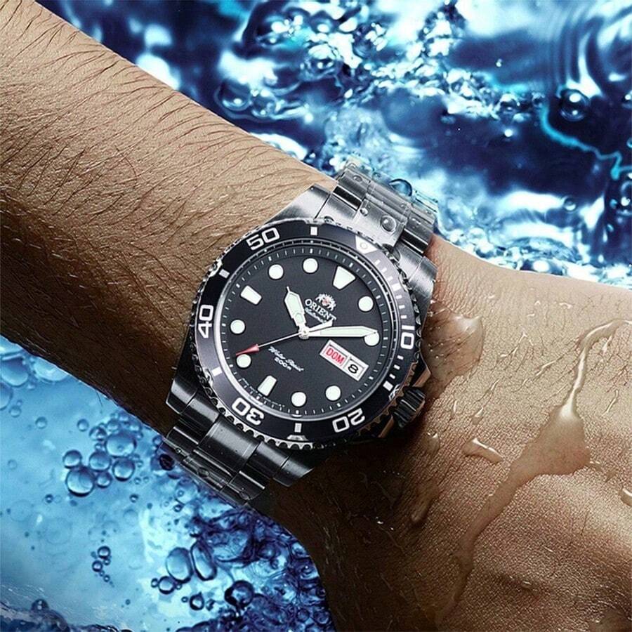 Orient Reloj automático mecánico para hombres FAA02004B9, resistente al agua 200M, correa de acero inoxidable, pantalla de día y fecha, esfera luminosa, reloj de buceo para hombres - Negro - Ver 1