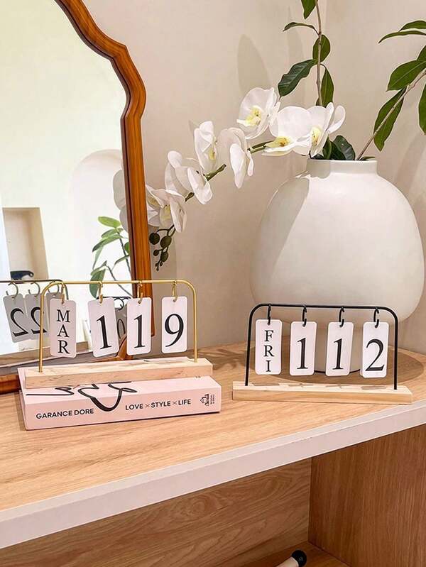 1pc Creative DIY Flip Table Calendar - Perfect For Home And Office Decoration, Living Room And Bedroom Embellishment, Ideal Holiday Gift And Christmas Decoration, Cute Desktop Calendar, Most Suitable For Christmas (Slight Color Differences Due To Different Production Batches Are Normal And Do Not Affect Use)