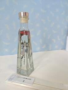 100ml Stylish Reed Diffuser With Embedded Dried Flowers - Perfect Gift For Home Office Aroma Decor.