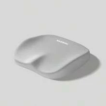 1件套人体工学腰部支撑垫，适用于办公椅，记忆海绵靠背和坐垫，柔软涤纶面料，舒适减压设计，适合家庭和办公室使用，可手洗，黑色和灰色可选。椅垫、坐垫、办公用品、椅子靠垫、游戏椅、办公桌配件